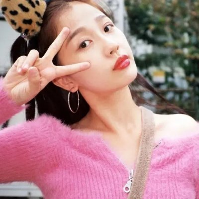 庭院里的女人